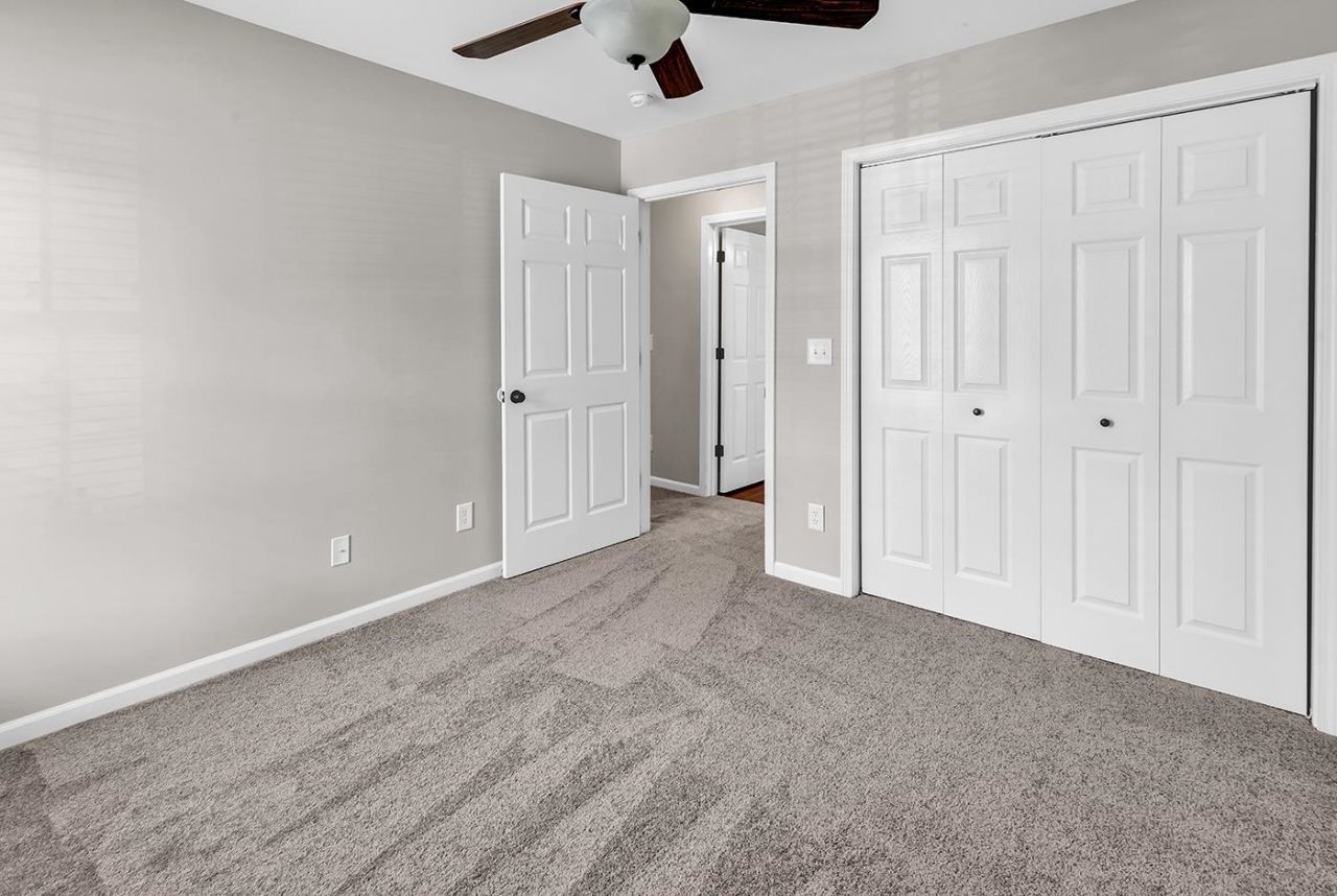 4842 Meadowsweet Dr. Photo 9