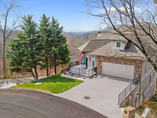 411 Maggie Mack Lane, Sevierville, TN 37862