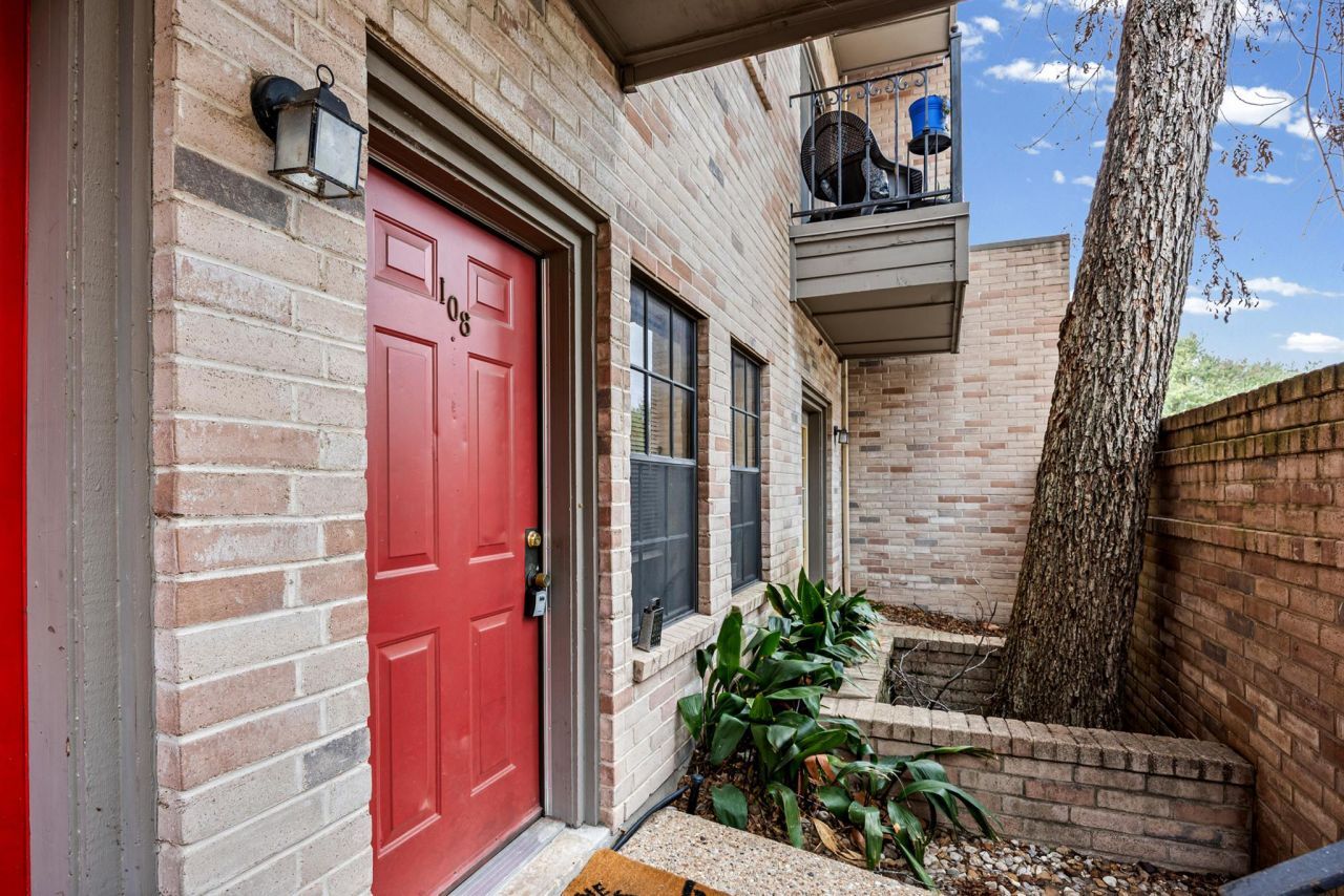 2216 San Gabriel St, Unit 108, Austin, TX 78705 Main Photo