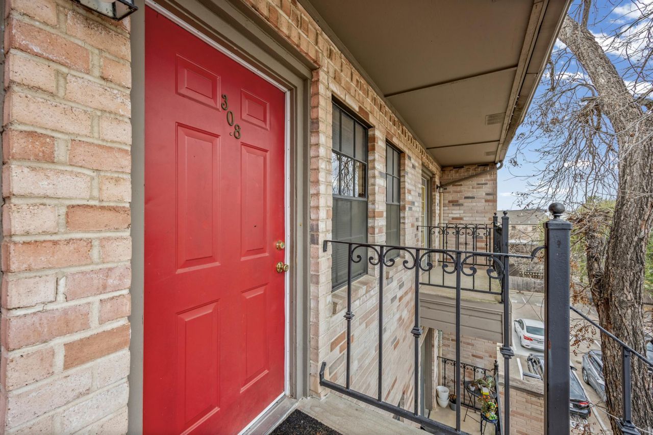 2216 San Gabriel St, Unit 308, Austin, TX 78705 Main Photo