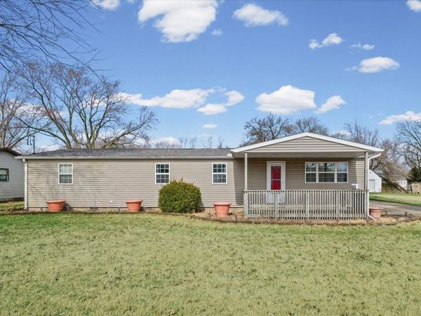 1095 Eastview Drive , Paxton, IL 60957