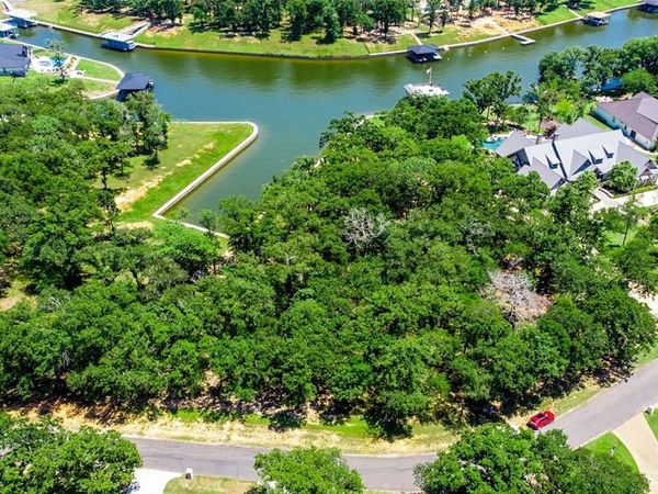 164 Saint Andrews Drive , Mabank, TX 75156