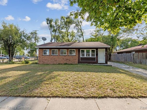 21901 Sloman Street, Oak Park, MI 48237