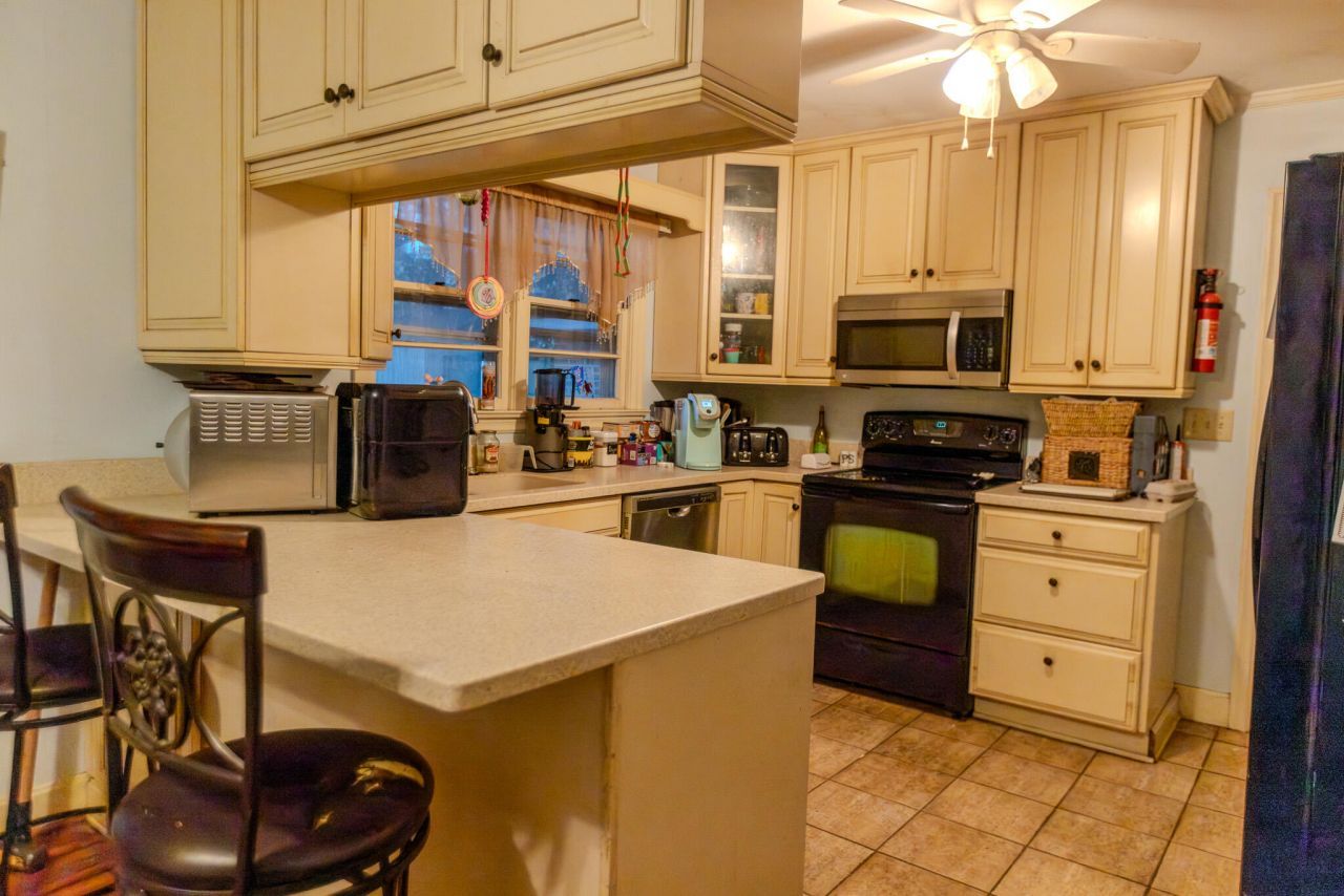 117 Newington Road Photo 6