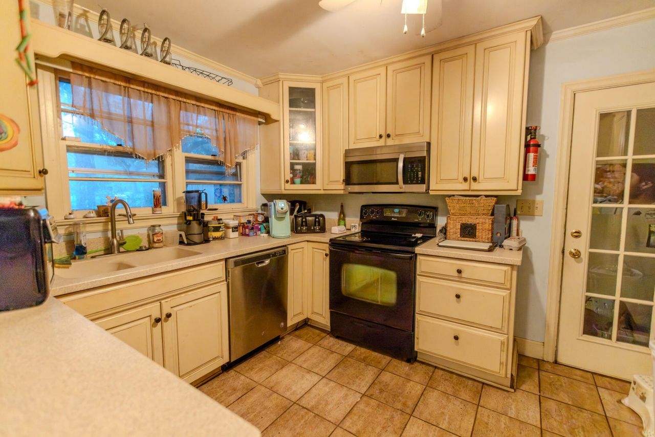 117 Newington Road Photo 7