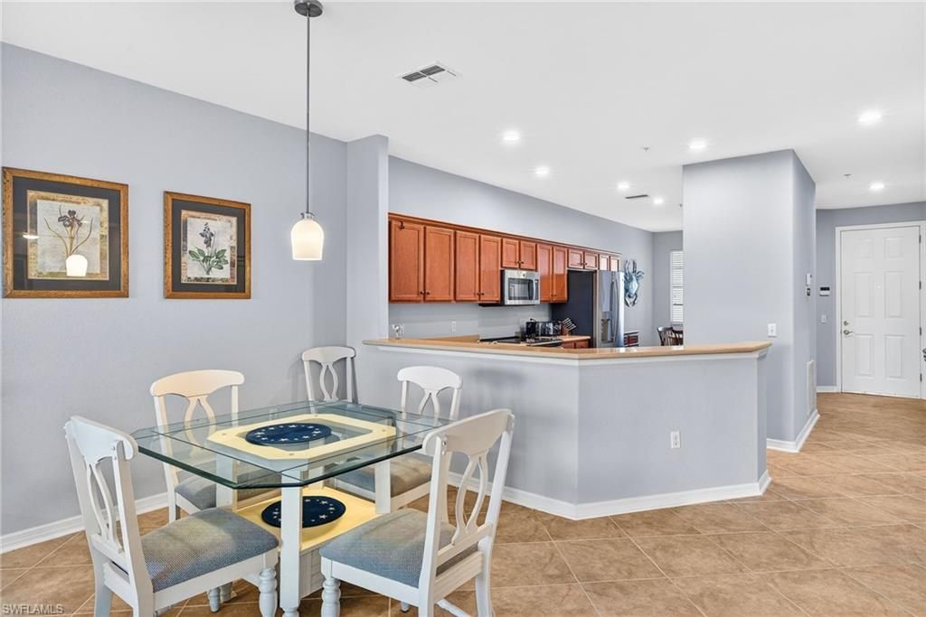 20011 Sanibel View Cir, Unit 206, Fort Myers, FL 33908 Photo