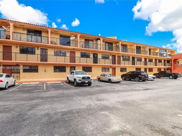 1279 W 51st Pl , Unit B-13, Hialeah, FL 33012