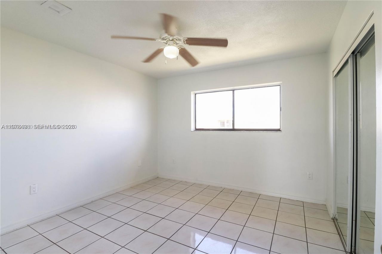 1279 W 51st Pl , Unit B-13, Hialeah, FL 33012 Photo