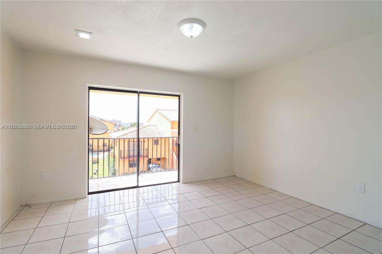 1279 W 51st Pl , Unit B-13, Hialeah, FL 33012 Photo