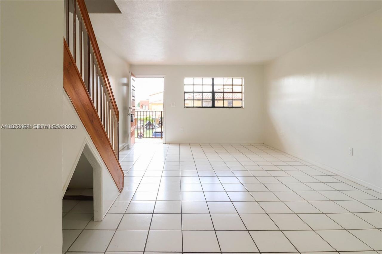 1279 W 51st Pl , Unit B-13, Hialeah, FL 33012 Photo