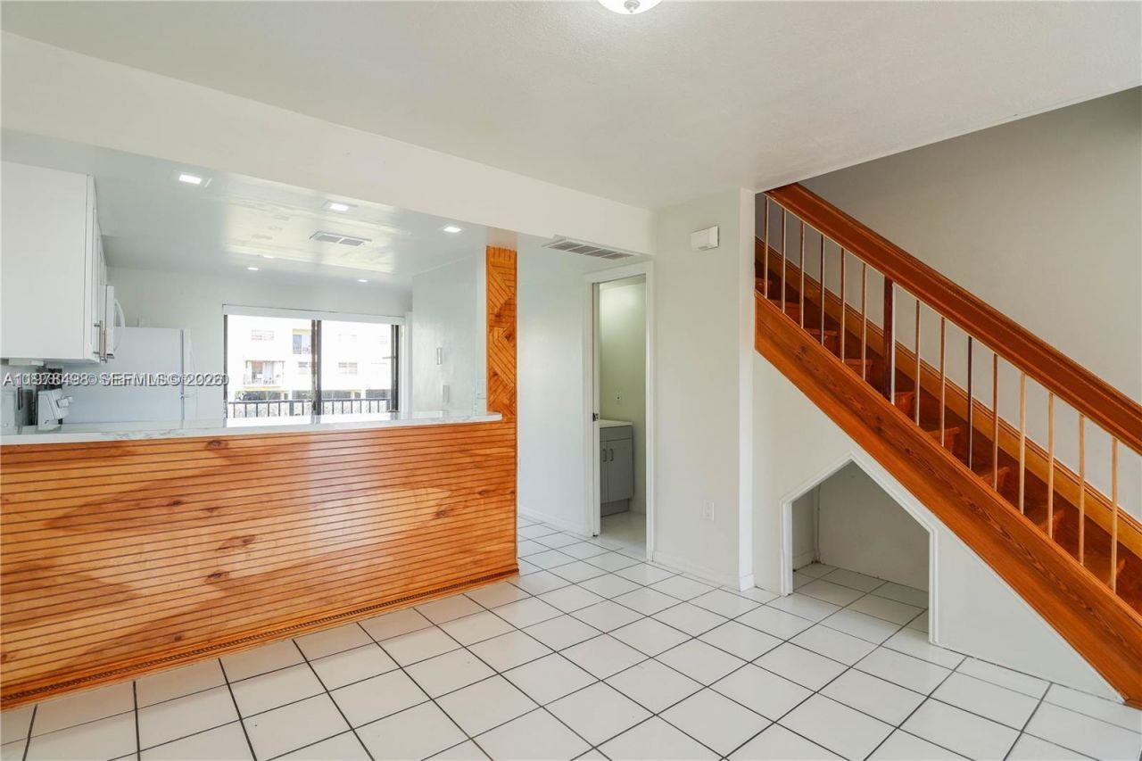 1279 W 51st Pl , Unit B-13, Hialeah, FL 33012 Photo