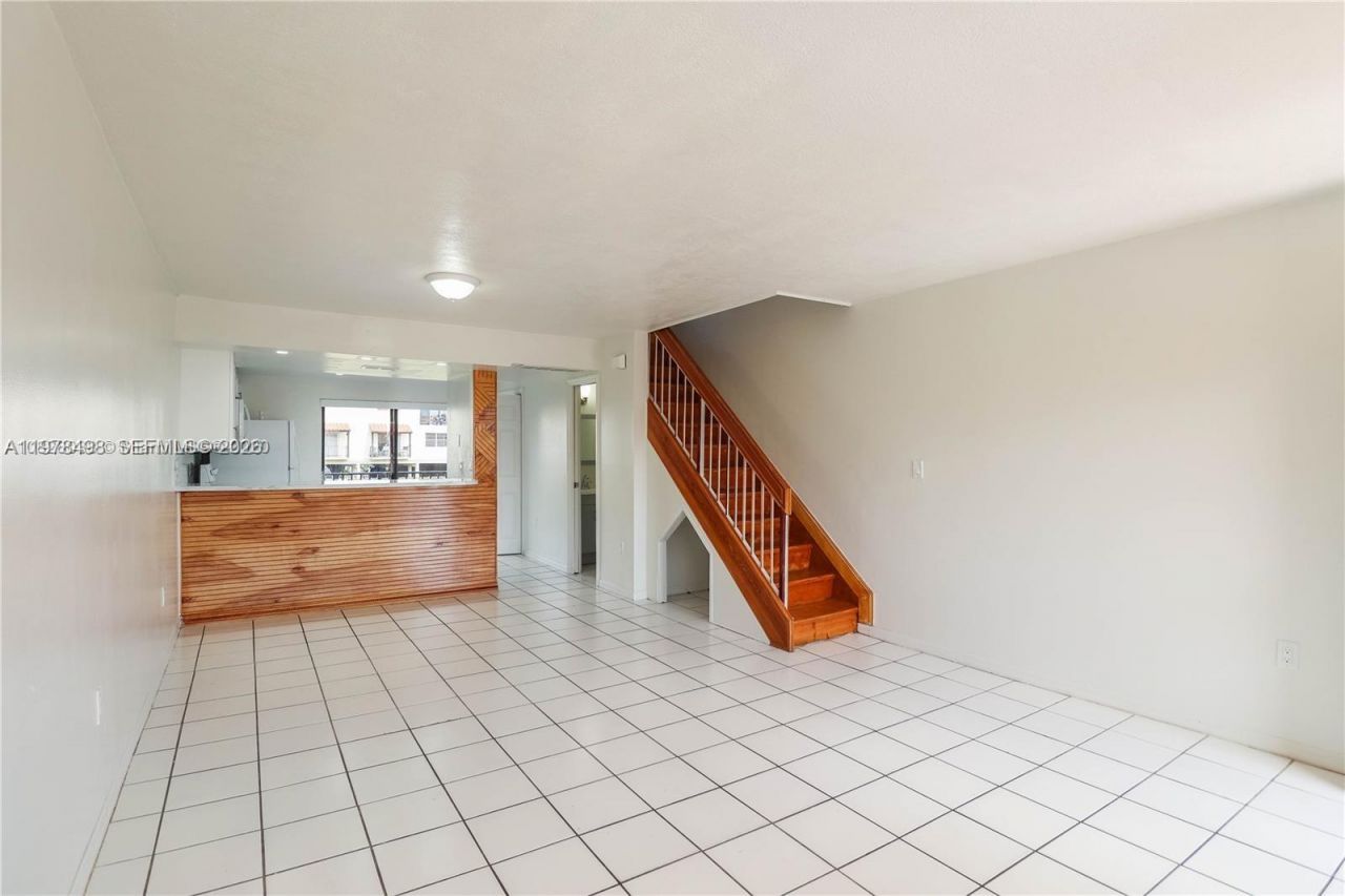 1279 W 51st Pl , Unit B-13, Hialeah, FL 33012 Photo