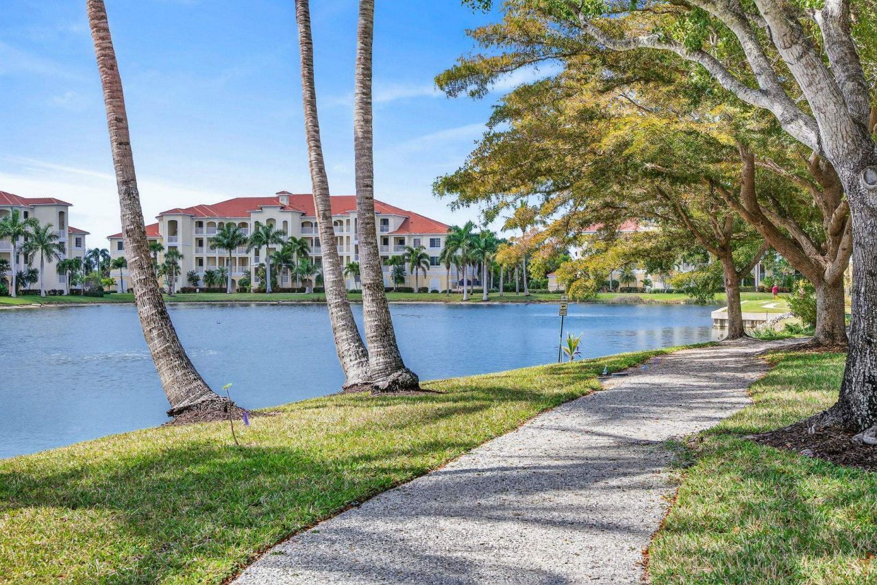 20011 Sanibel View Cir, Unit 206, Fort Myers, FL 33908 Photo