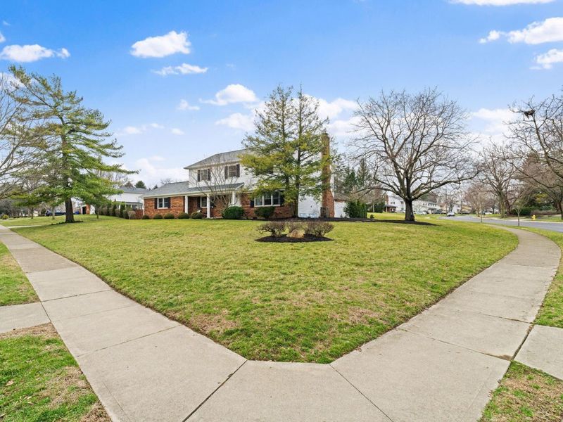 4305 Castleton Road, Upper Arlington, OH 43220 Photo 4