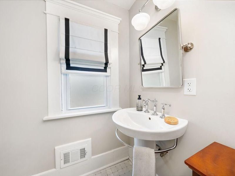 151 W Lincoln Avenue, Delaware, OH 43015 Photo 32