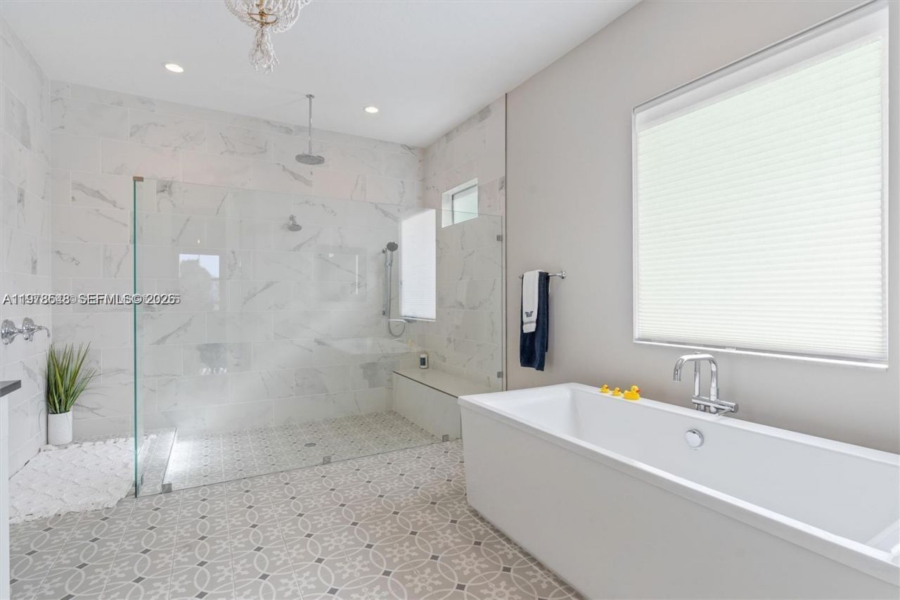 9369 Crestview Cir , Palm Beach Gardens, FL 33412 Photo