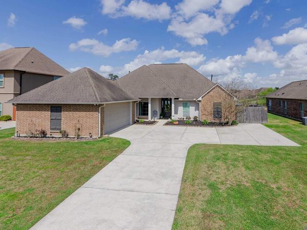 8685 Sandpiper Street, Denham Springs, LA 70706