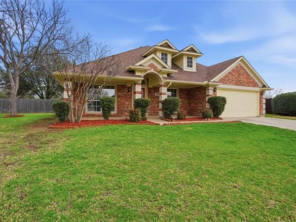 500 Surry Court, Saginaw, TX 76179