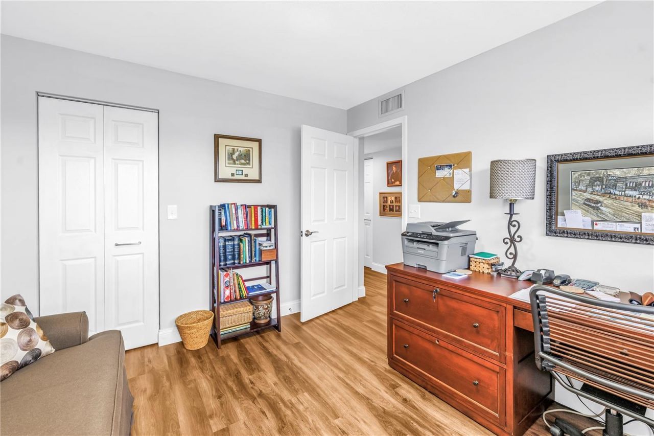 5920 80th Street N, Unit 404, Saint Petersburg, FL 33709 Photo