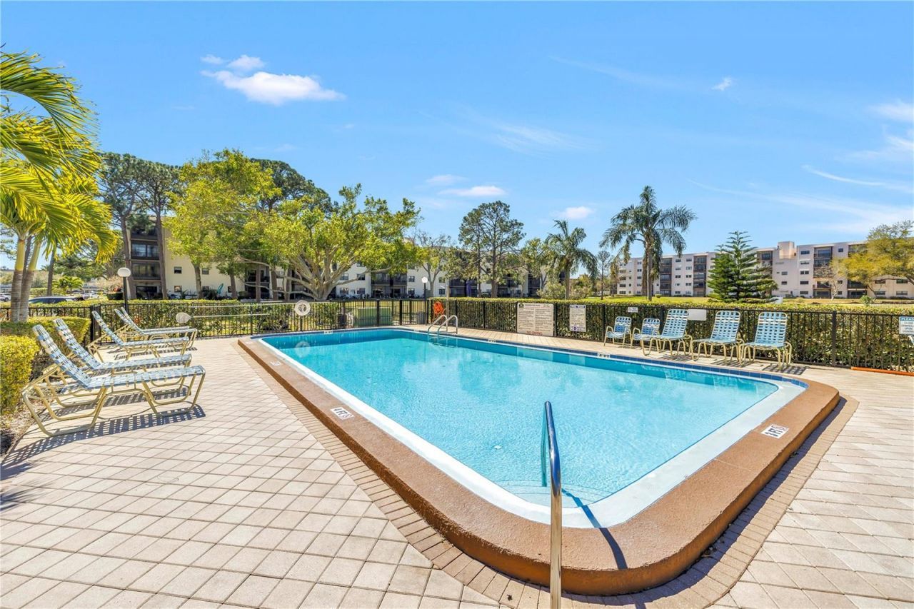 5920 80th Street N, Unit 404, Saint Petersburg, FL 33709 Photo