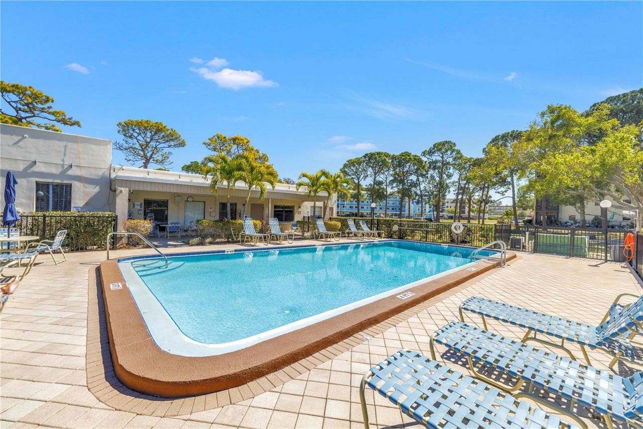 5920 80th Street N, Unit 404, Saint Petersburg, FL 33709 Photo