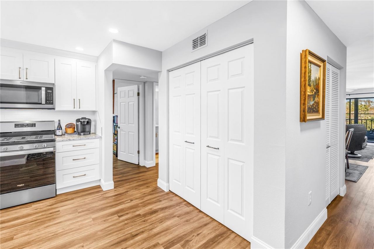 5920 80th Street N, Unit 404, Saint Petersburg, FL 33709 Photo