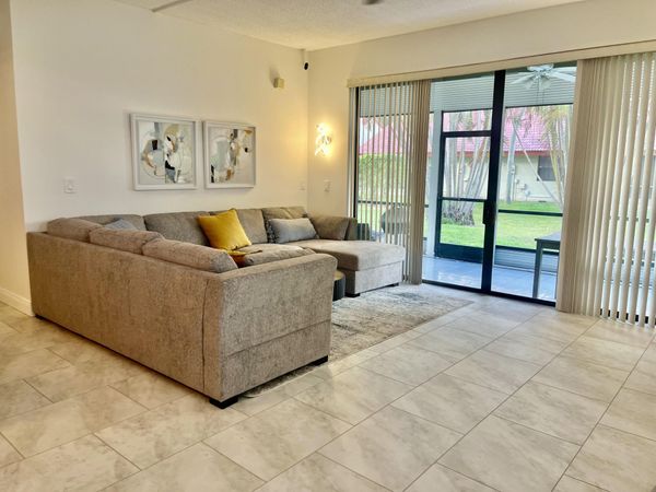 7884 Lexington Club Boulevard, Unit B, Delray Beach, FL 33446