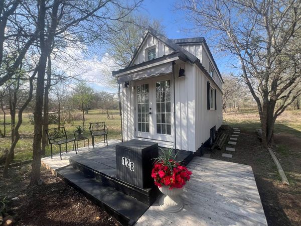 128 Arrowhead CT, Unit A, Bastrop, TX 78602