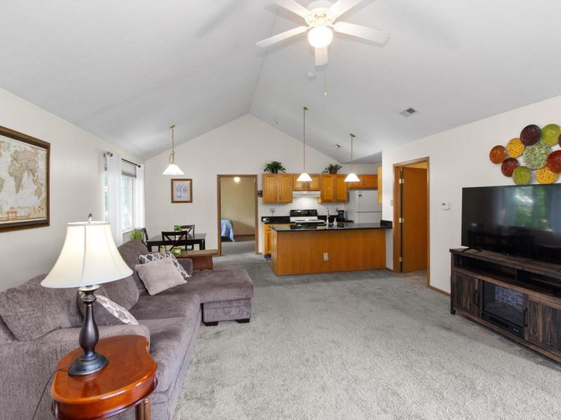 6069 Blendon Chase Drive , Unit 17, Westerville, OH 43081 Photo 4