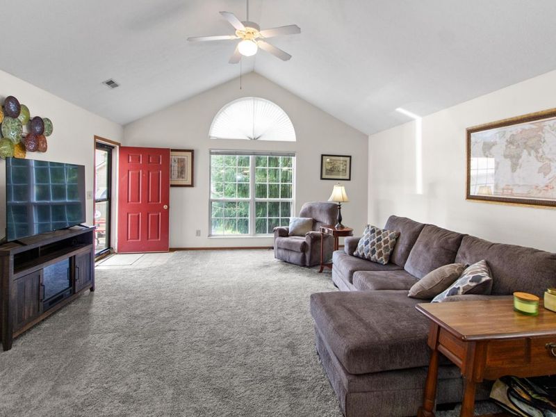 6069 Blendon Chase Drive , Unit 17, Westerville, OH 43081 Photo 6