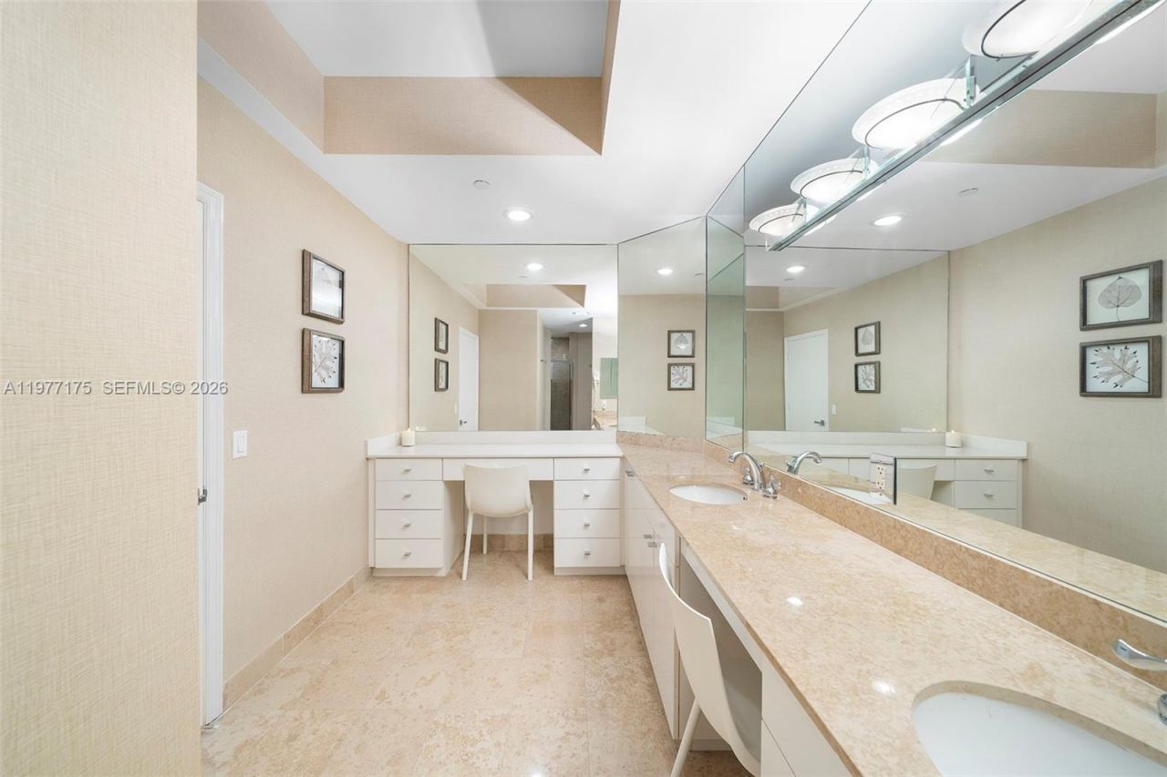 4775 Collins Ave, Unit 4005, Miami Beach, FL 33140 Photo