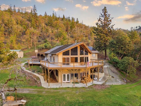 4730 W Griffin Creek Road, Medford, OR 97501