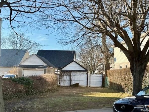 142-02 184 Street , Springfield Gardens, NY 11413