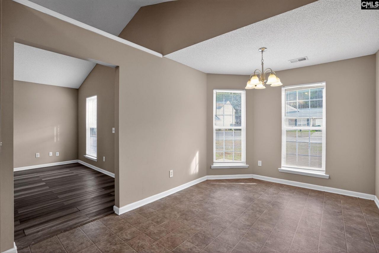 302 Blythe Creek Drive Photo 17