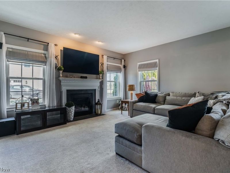 6687 List Street NW, Canton, OH 44708 Photo 4