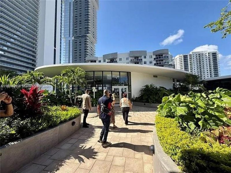 700 NE 24th St, Unit 606, Miami, FL 33137 Photo