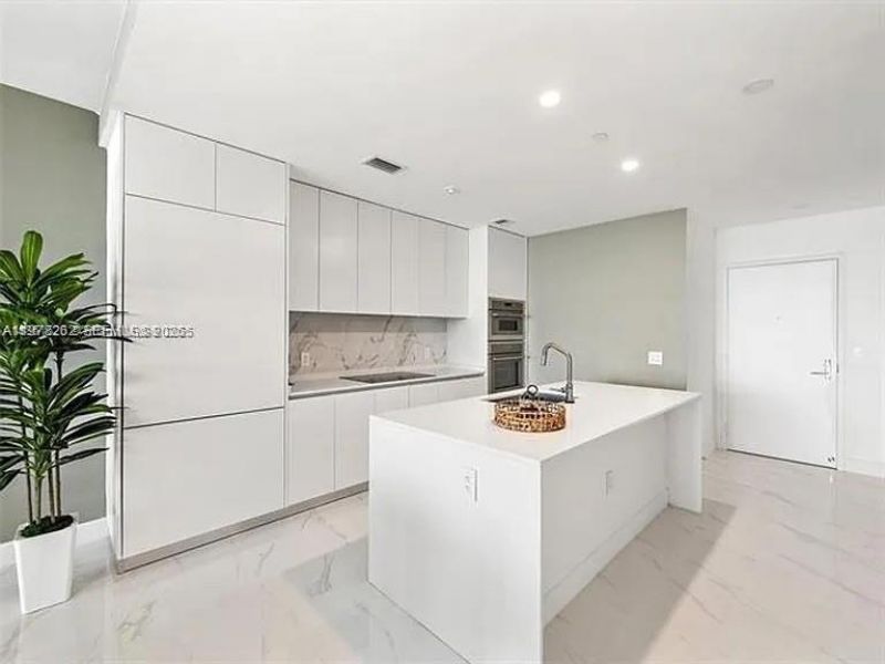 700 NE 24th St, Unit 606, Miami, FL 33137 Photo