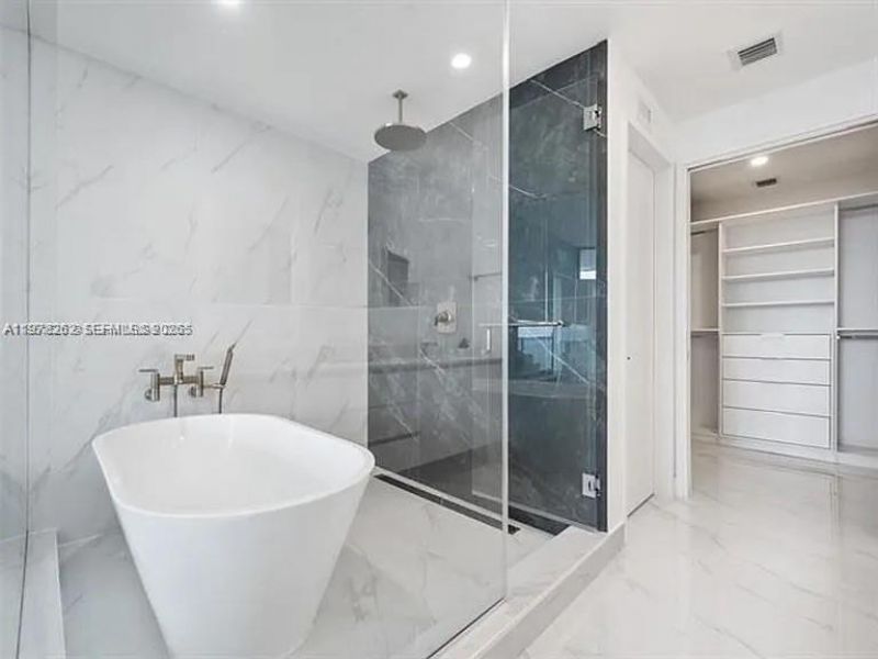 700 NE 24th St, Unit 606, Miami, FL 33137 Photo