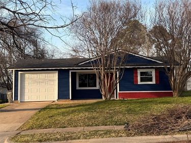 7221 Van Natta Lane, Fort Worth, TX 76112