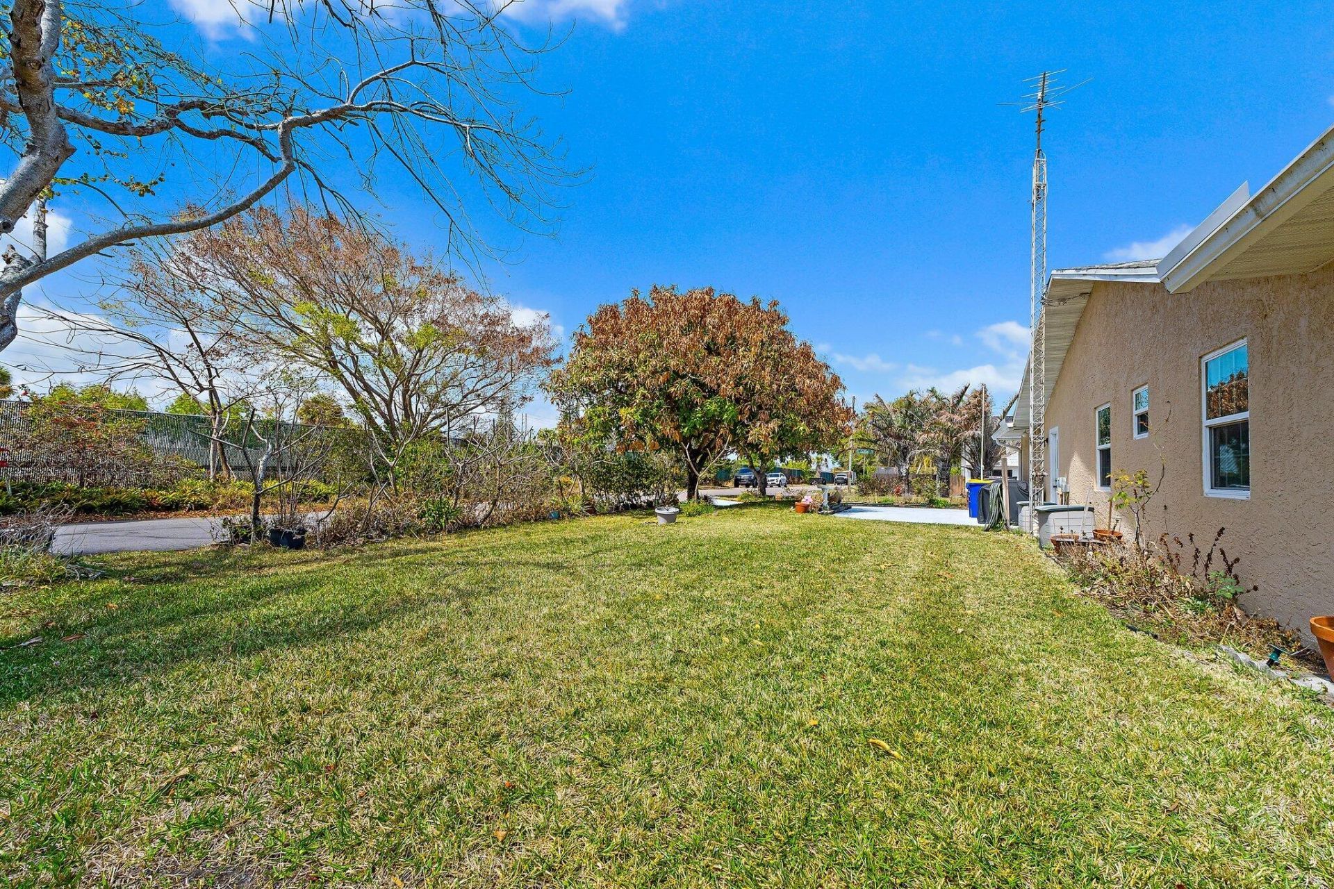 7954 SE Carlton Street E, Hobe Sound, FL 33455 Photo