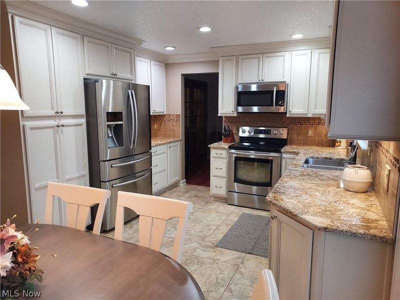 1329 Valley View Drive, Youngstown, OH 44512 Photo 6