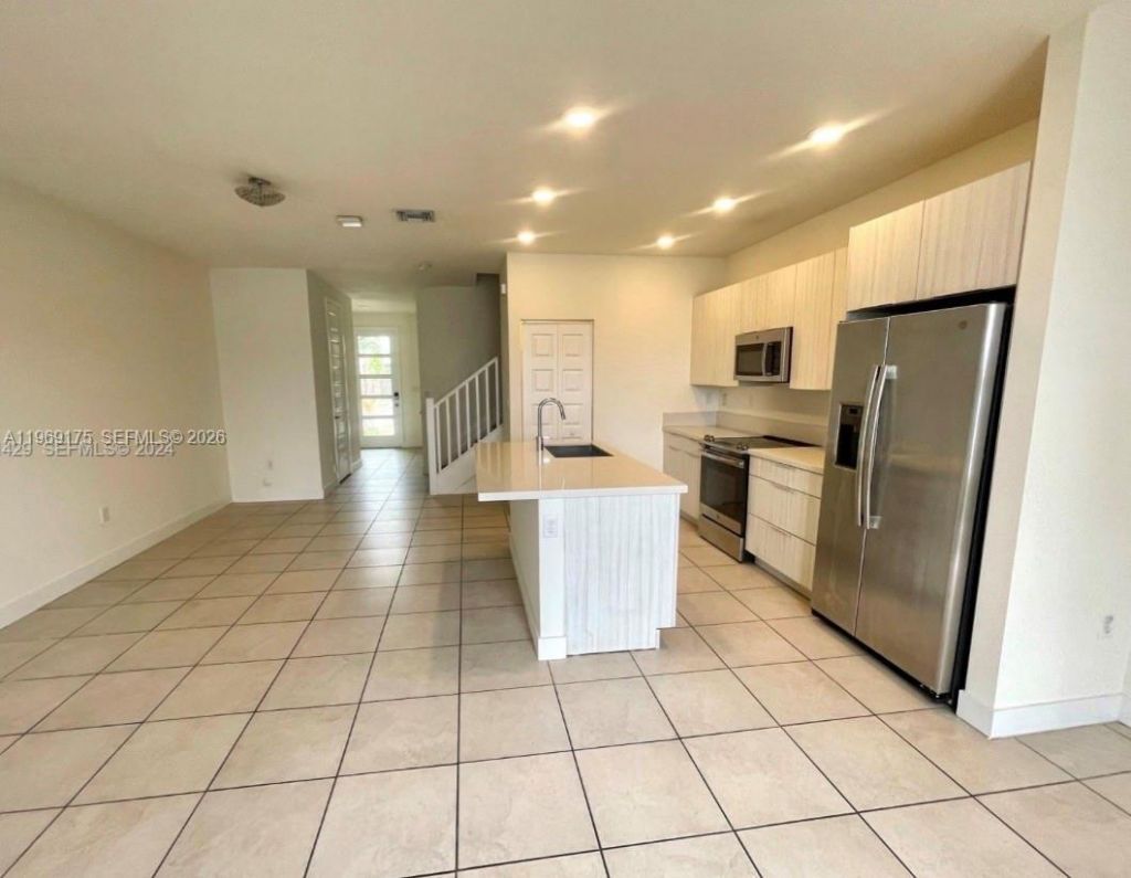 9117 NW 159th St, Miami Lakes, FL 33018 Photo