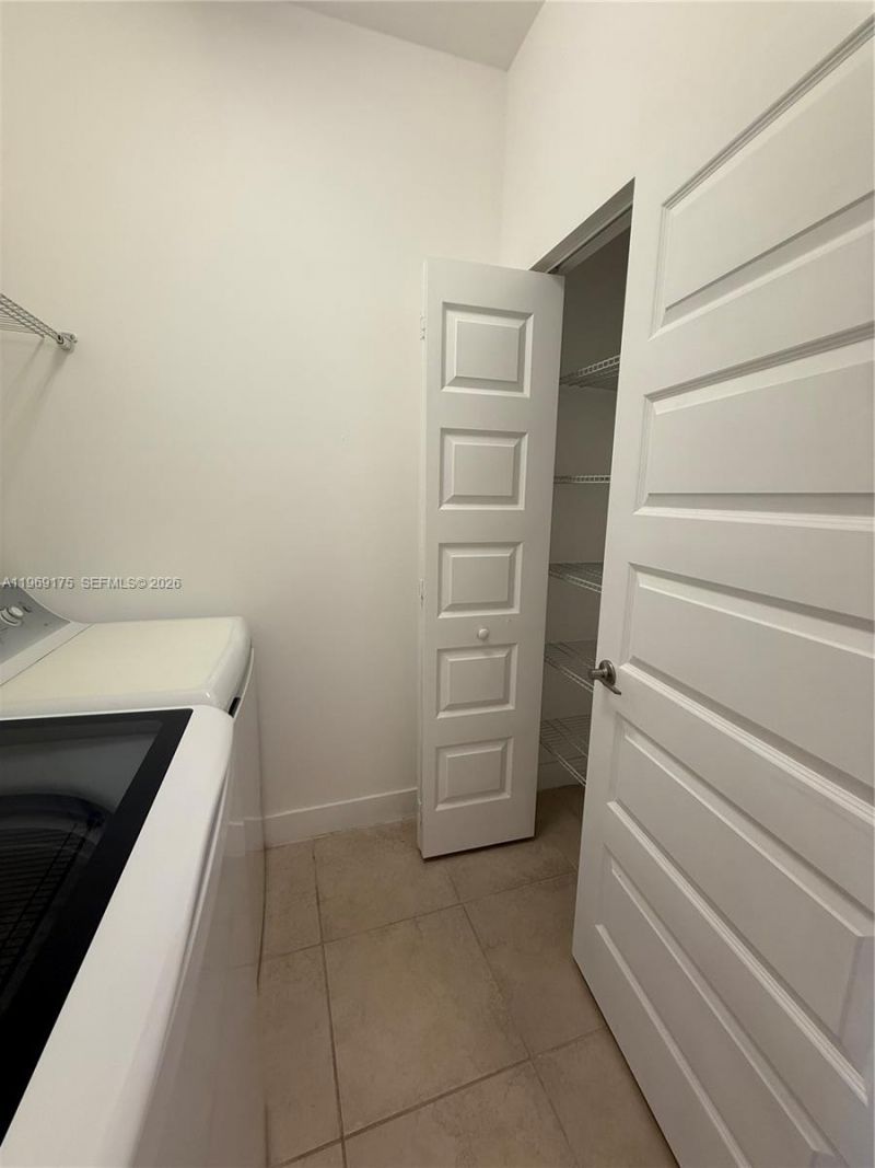 9117 NW 159th St, Miami Lakes, FL 33018 Photo