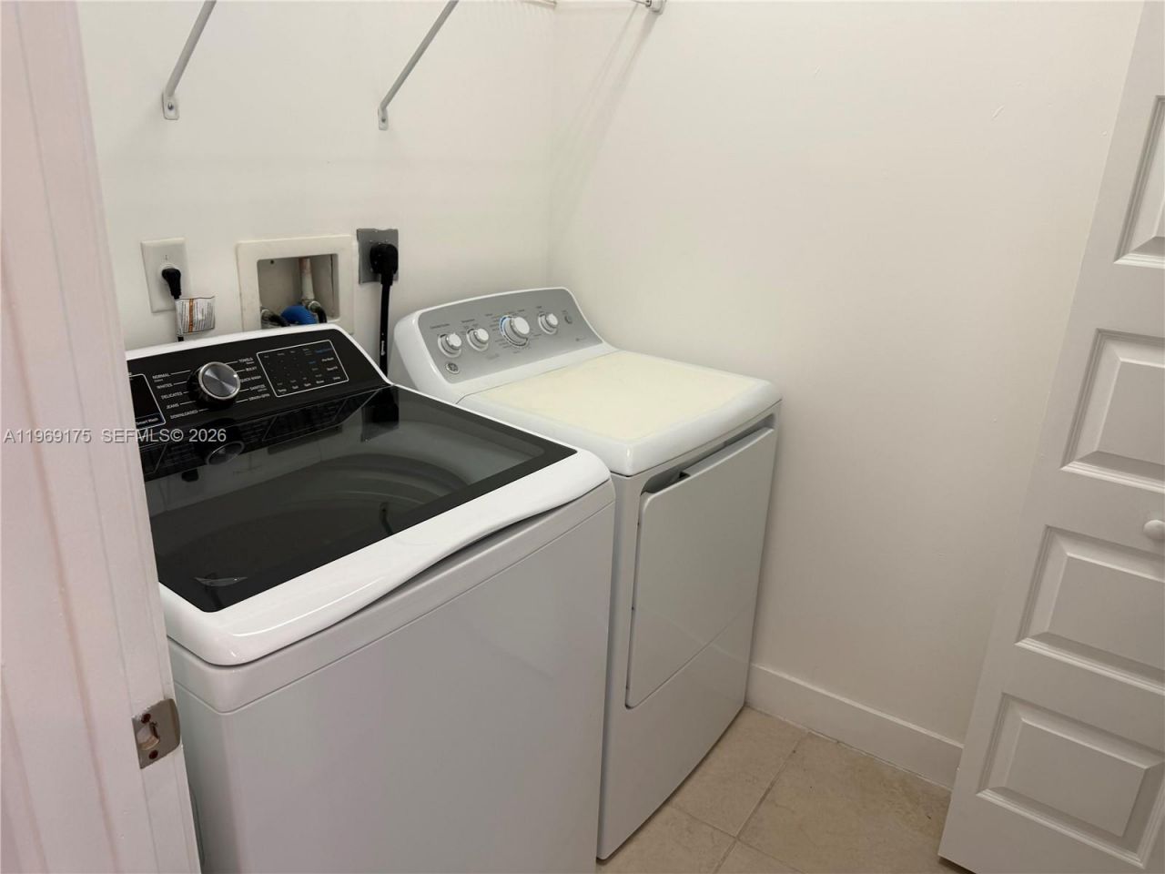 9117 NW 159th St, Miami Lakes, FL 33018 Photo