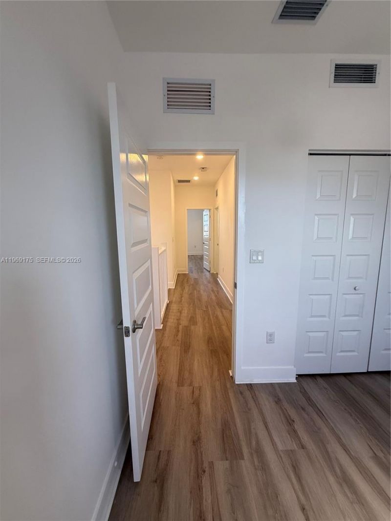 9117 NW 159th St, Miami Lakes, FL 33018 Photo