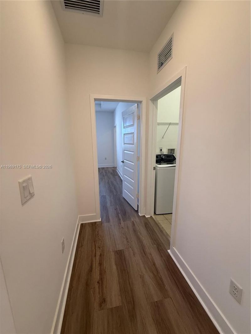 9117 NW 159th St, Miami Lakes, FL 33018 Photo