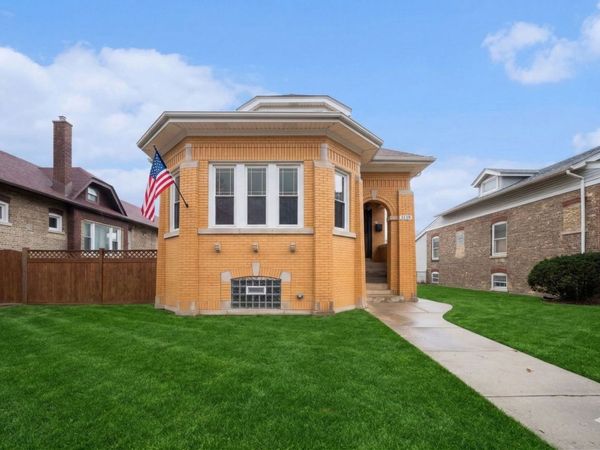 5119 N Menard Avenue , Chicago, IL 60630