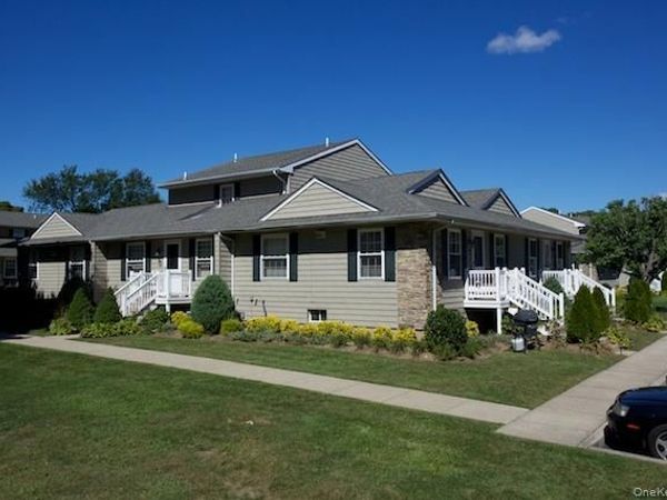 115 Connetquot Avenue , Unit 24, East Islip, NY 11730