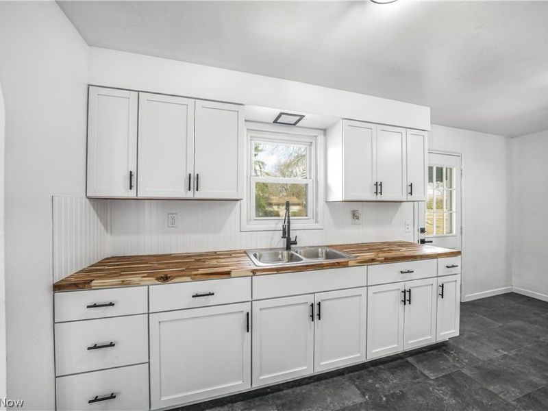 270 Durst Drive NW, Warren, OH 44483 Photo 2