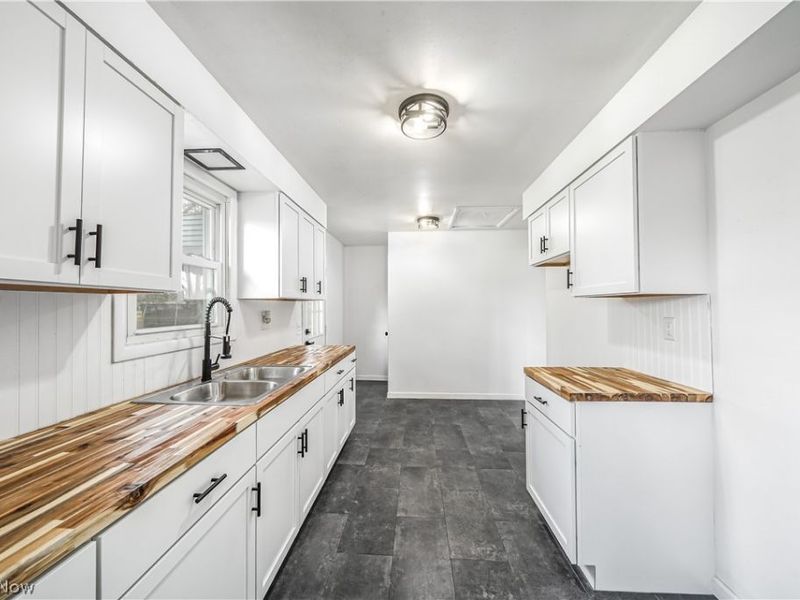 270 Durst Drive NW, Warren, OH 44483 Photo 3